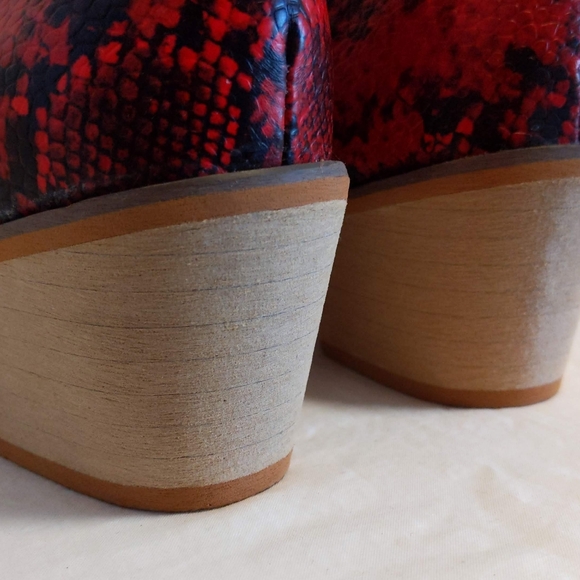 Boots - Picture 6 of 9